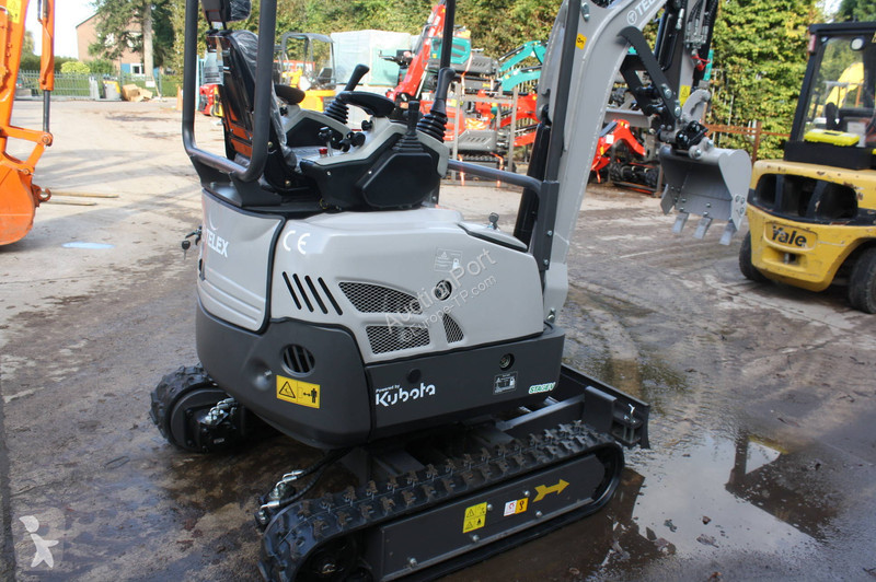جرافة Terex E19