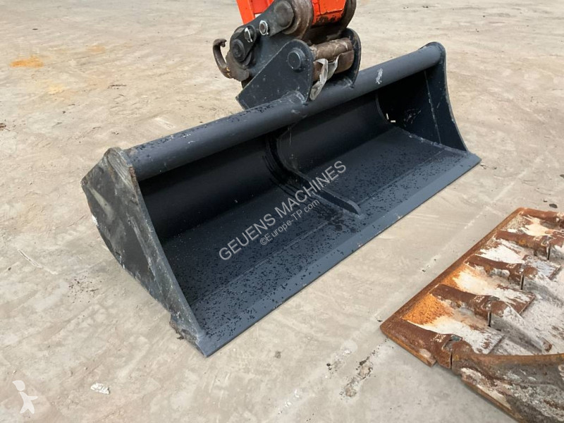 Багер Kubota 0574