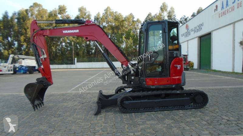 جرافة Yanmar VIO 57
