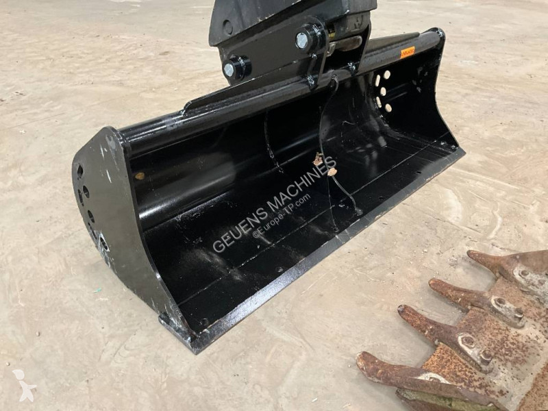 جرافة Takeuchi