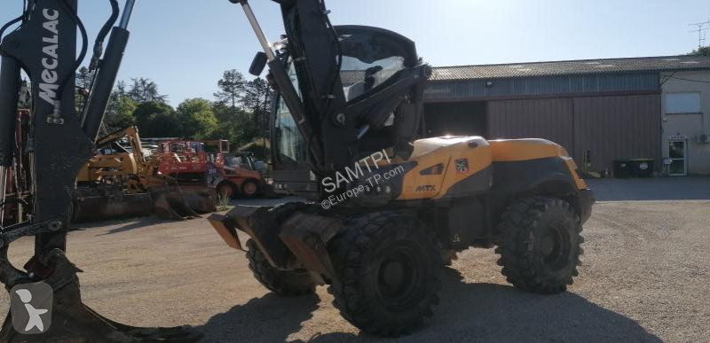 Excavator Mecalac