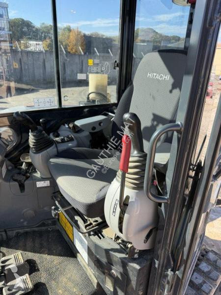 جرافة Hitachi ZX55U6