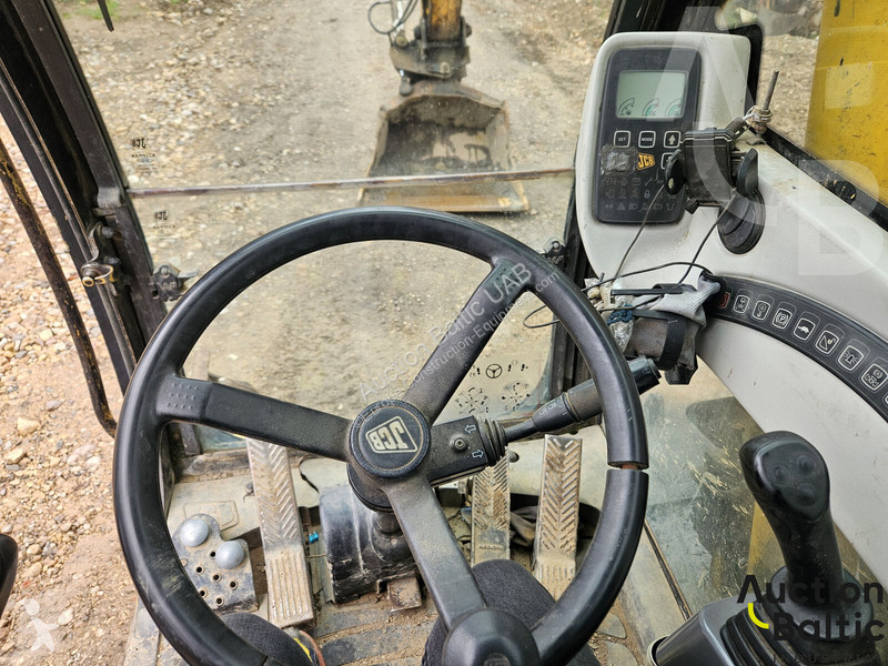Багер JCB
