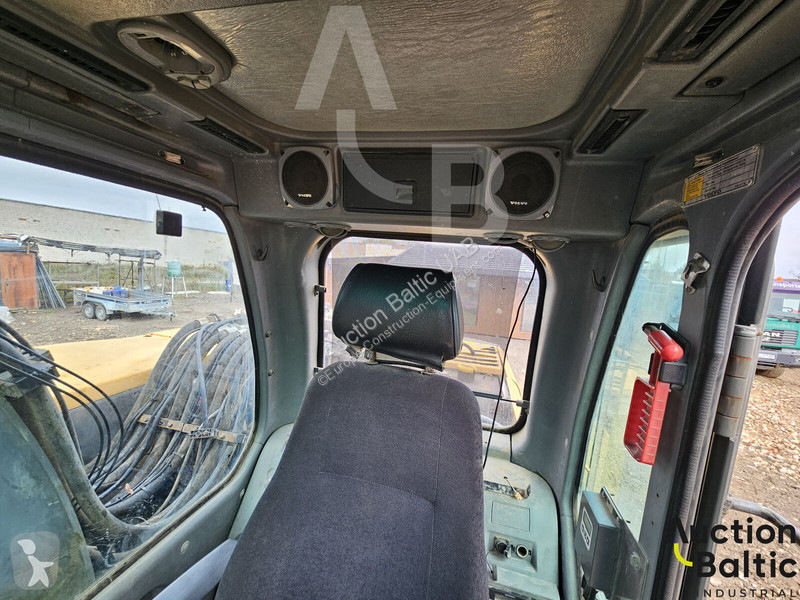 Escavadora Volvo