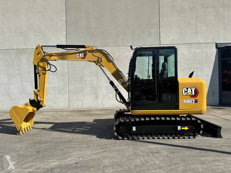 Escavadora Caterpillar