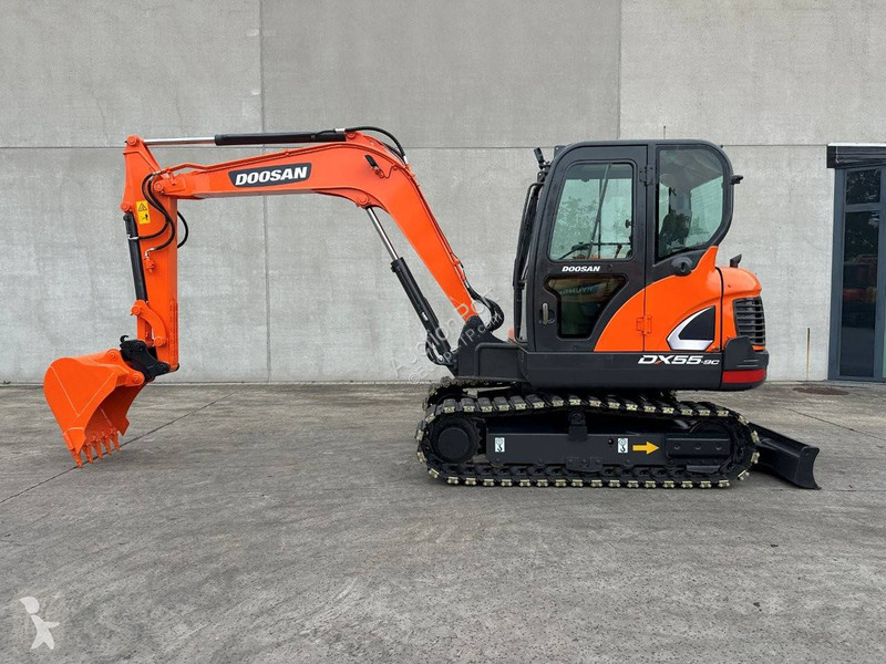 Escavadora Doosan 9C