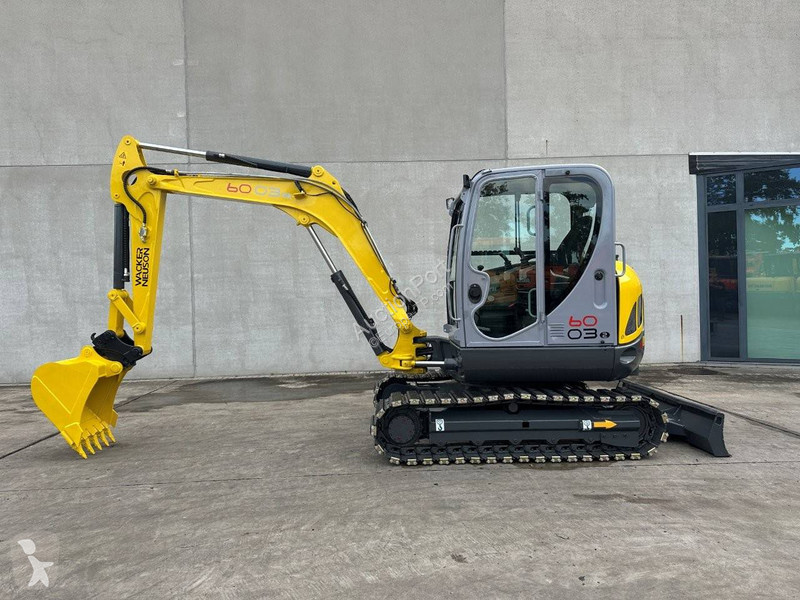 Escavadora Neuson 6003