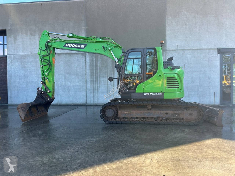Escavadora Doosan 7