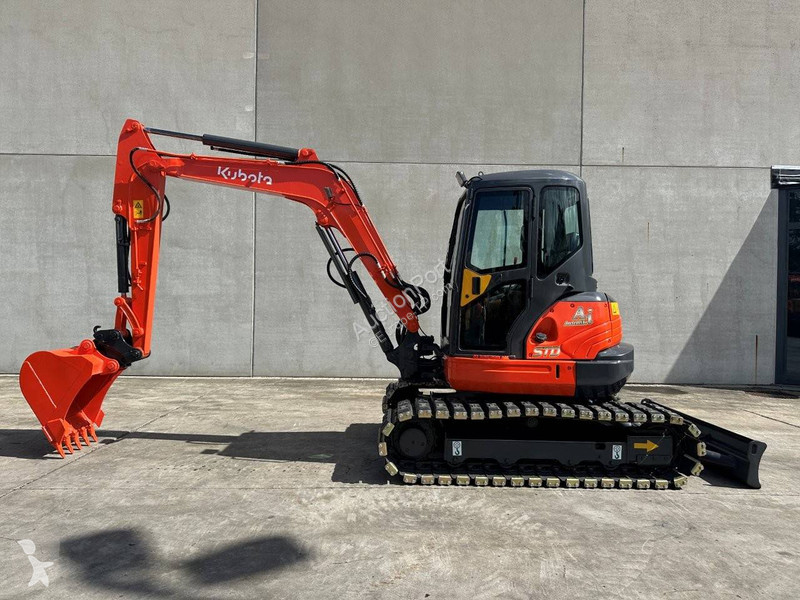 Escavadora Kubota SZ