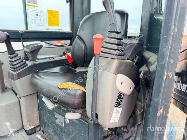 Escavadora Hyundai Robex 27Z9