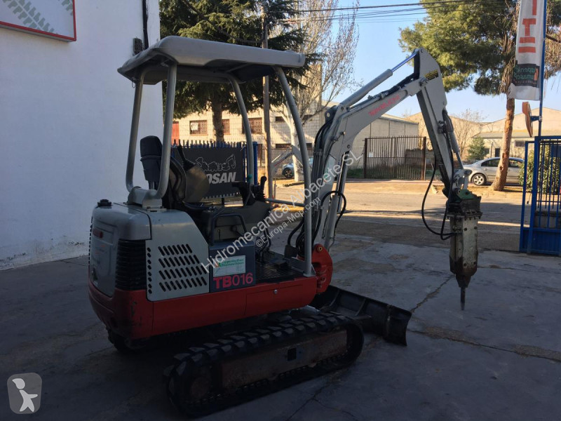جرافة Takeuchi