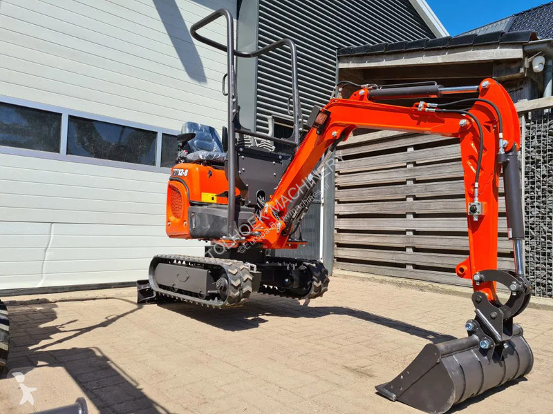 Graafmachine Kubota powered by. XN 12-8