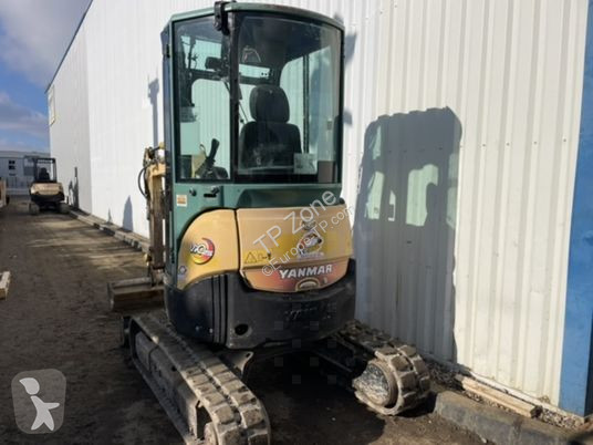 Escavatore Yanmar vio25-4 cabine