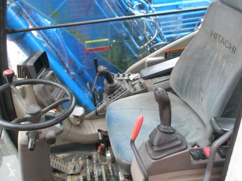 Escavadora Hitachi