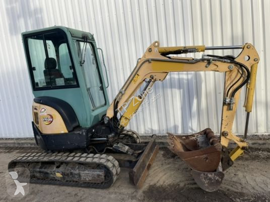 Escavatore Yanmar vio25-4 cabine