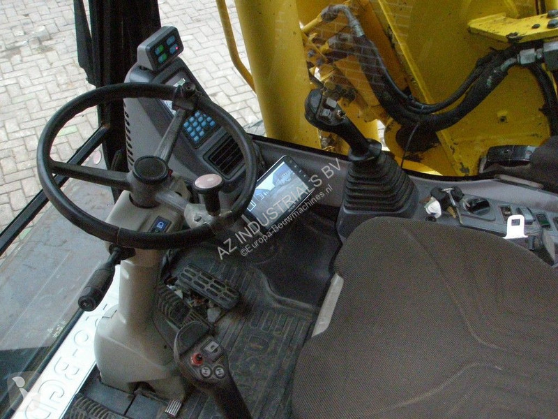 Excavator Komatsu 180-7