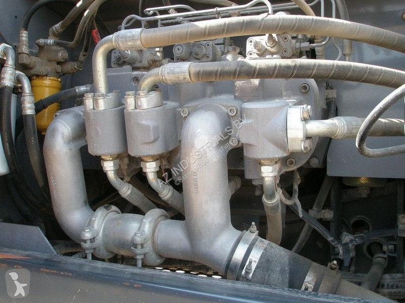 Excavadora Hitachi LC-5B