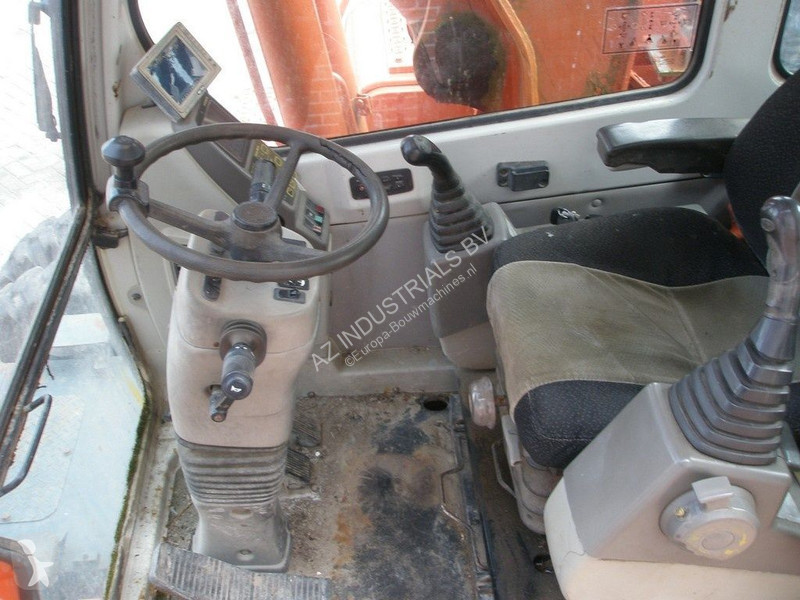 Excavator Hyundai ROBEX140W-7A
