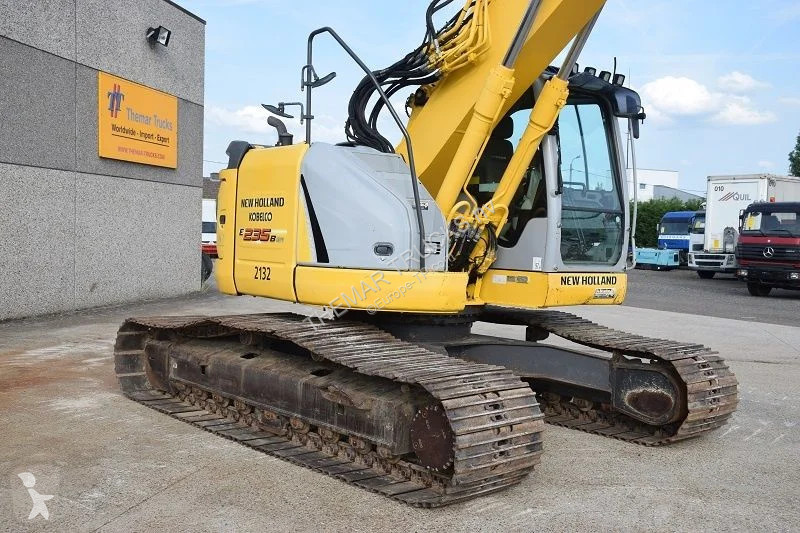 Escavatore New Holland Kobelco E235B SR-LCT