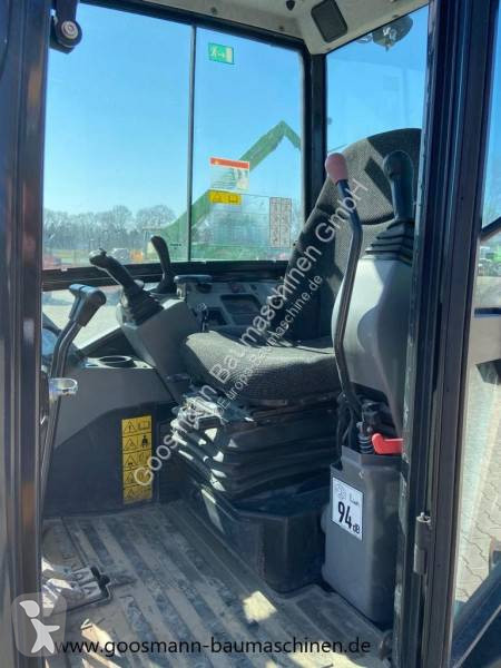 جرافة Bobcat E35Z