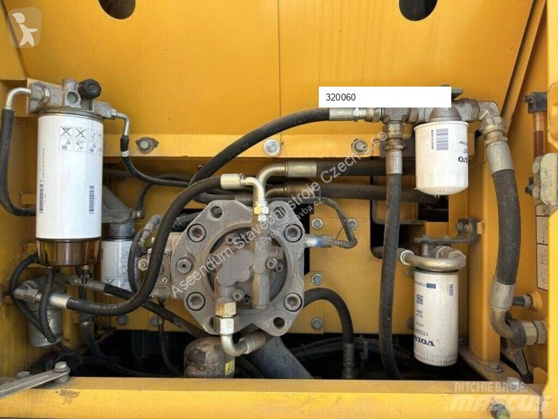 Escavadora Volvo EC220EL