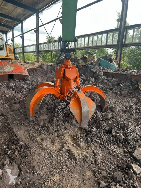 Excavator Sennebogen 835