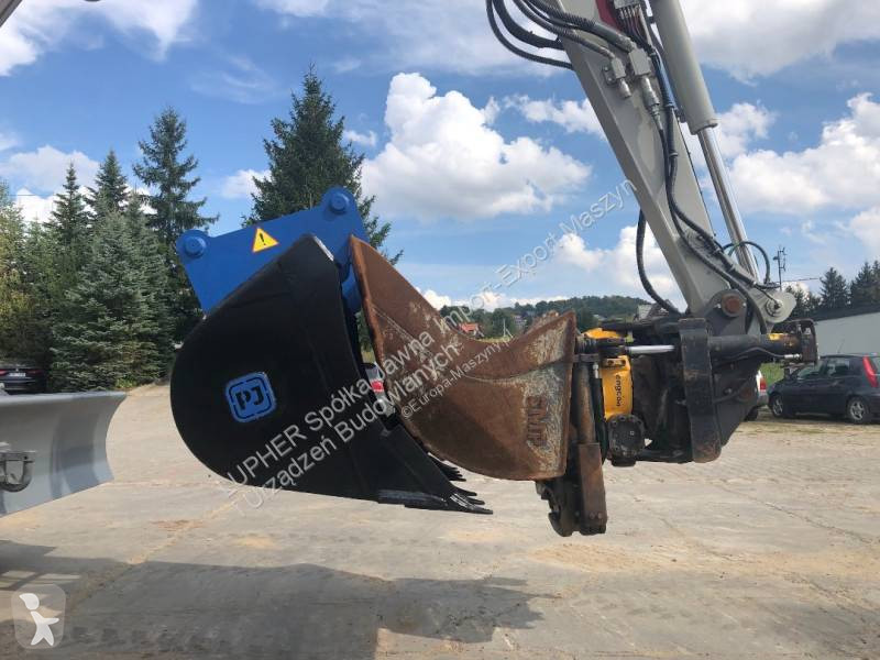 Escavadora Takeuchi TB295W