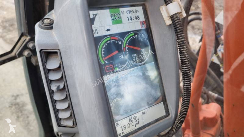 Escavadora Hitachi