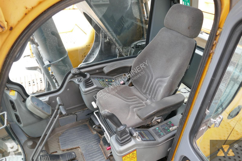 Excavadora Volvo HR