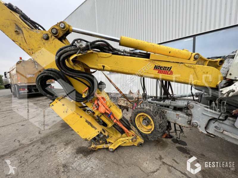 Escavadora Menzi-Muck  M220