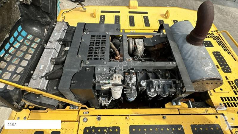 Escavadora Komatsu PC700 LC-8E0
