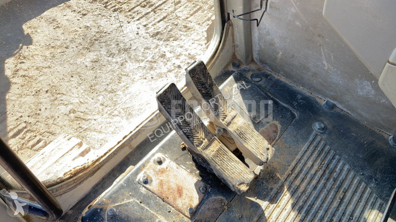 Escavadora Liebherr R906 LC Litronic with two...