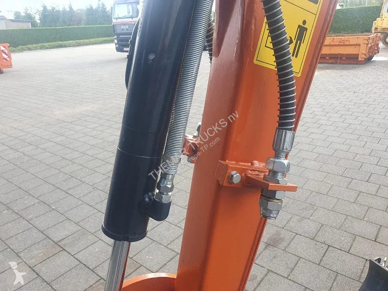 Excavator Hitachi ZX10U - 6 serie - 33 working...