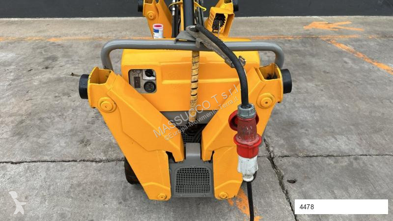 Escavatore Brokk 90