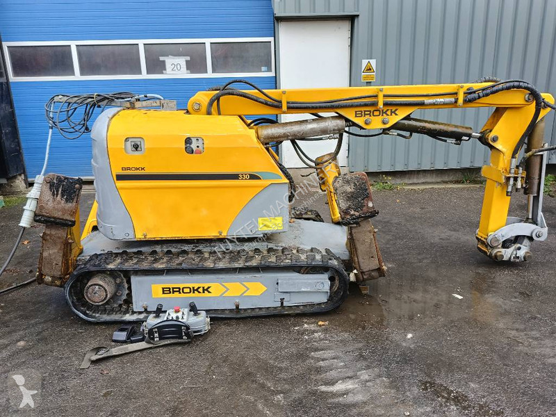 Skovl Brokk 330 remote demolition robot sloop...