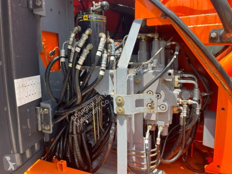 Escavatore Hitachi 135