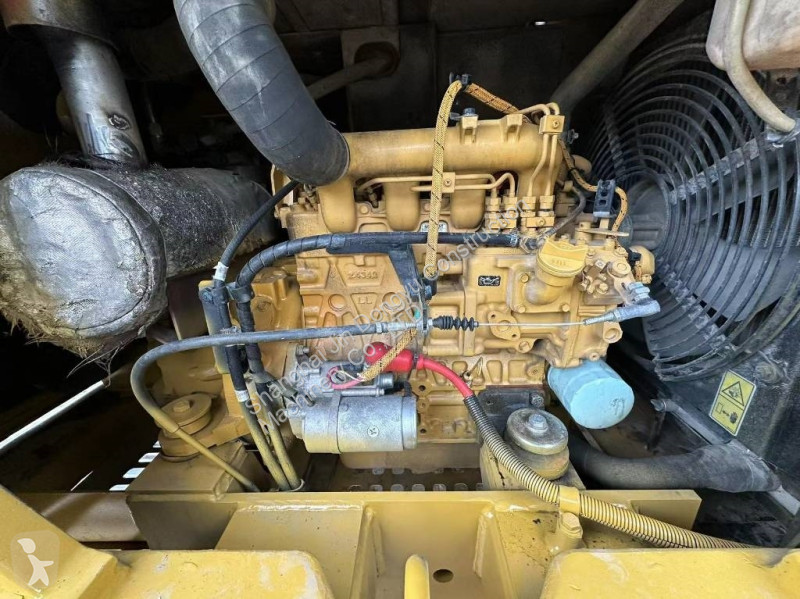 Lopatový nakládač Caterpillar 305.5E
