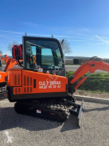 Lopatový nakládač CLC 2.6T