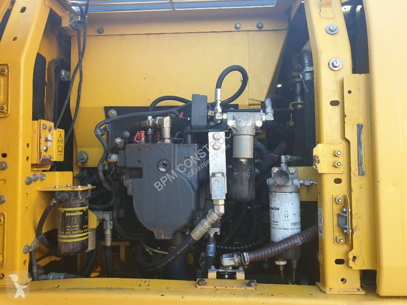 Escavatore Komatsu HB215LC-2