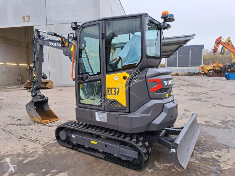 Escavadora Volvo EC 37 F