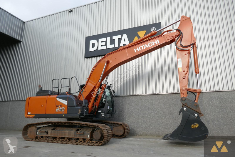 Escavadora Hitachi -7