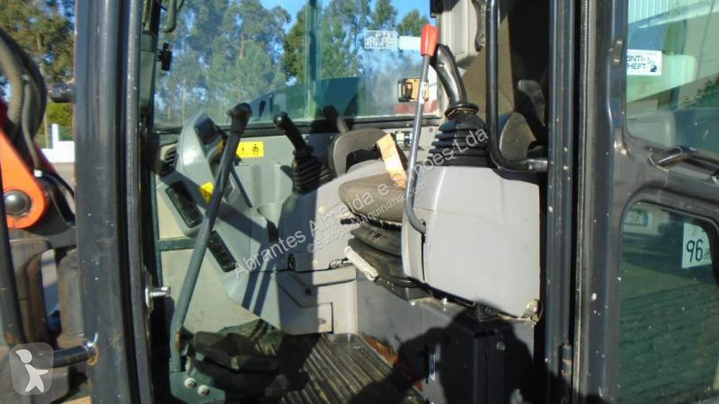 Escavadora Kubota KX080-4