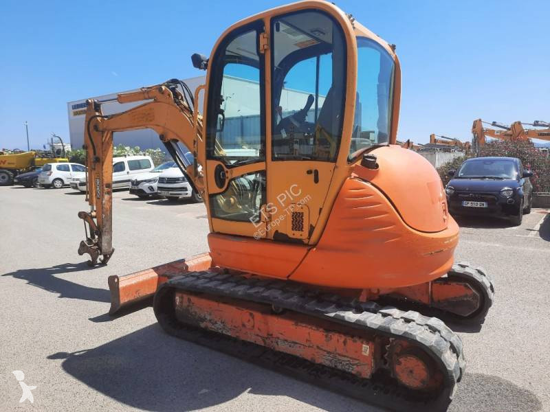 جرافة JCB