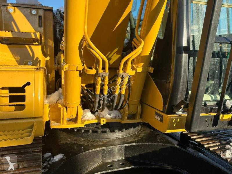 Escavadora Caterpillar