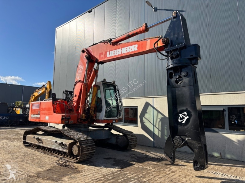 Excavator Liebherr R 922 HD S L with LaBounty...