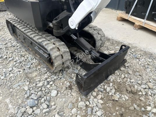 Lopatový nakládač Bobcat e10 joystick à 12500€ ht