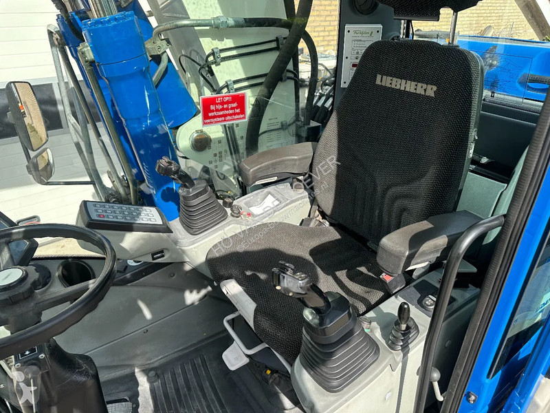 Excavator Liebherr A