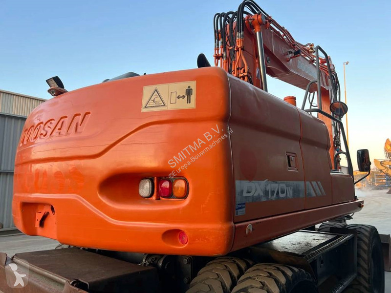جرافة Doosan