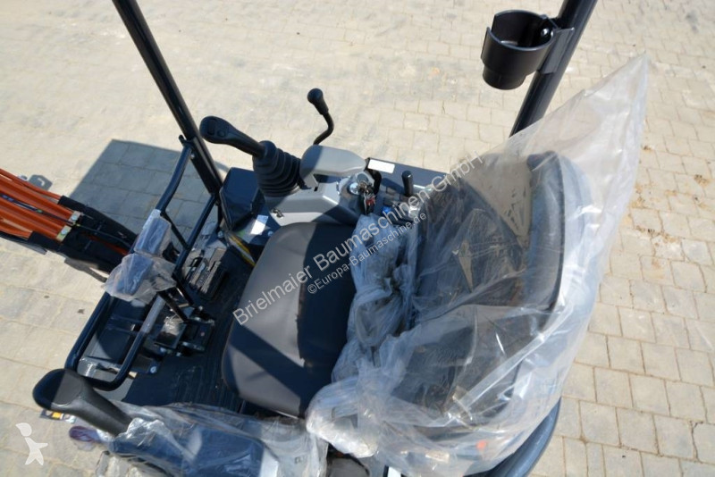 Escavatore Hitachi ZX 17 U-6