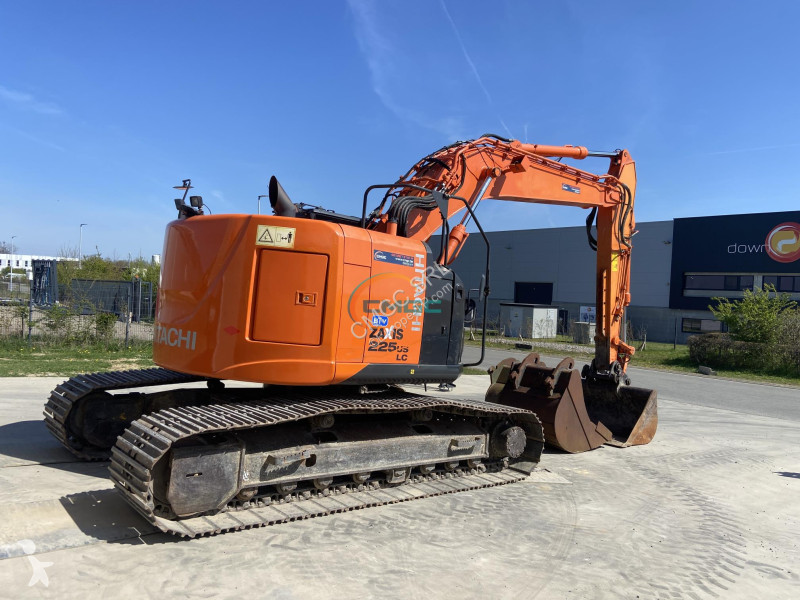 Escavadora Hitachi -5B
